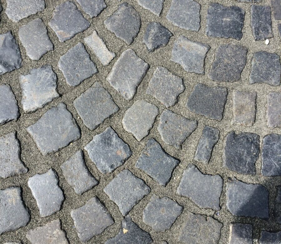 Blaubasalt-Kleinpflaster gebraucht