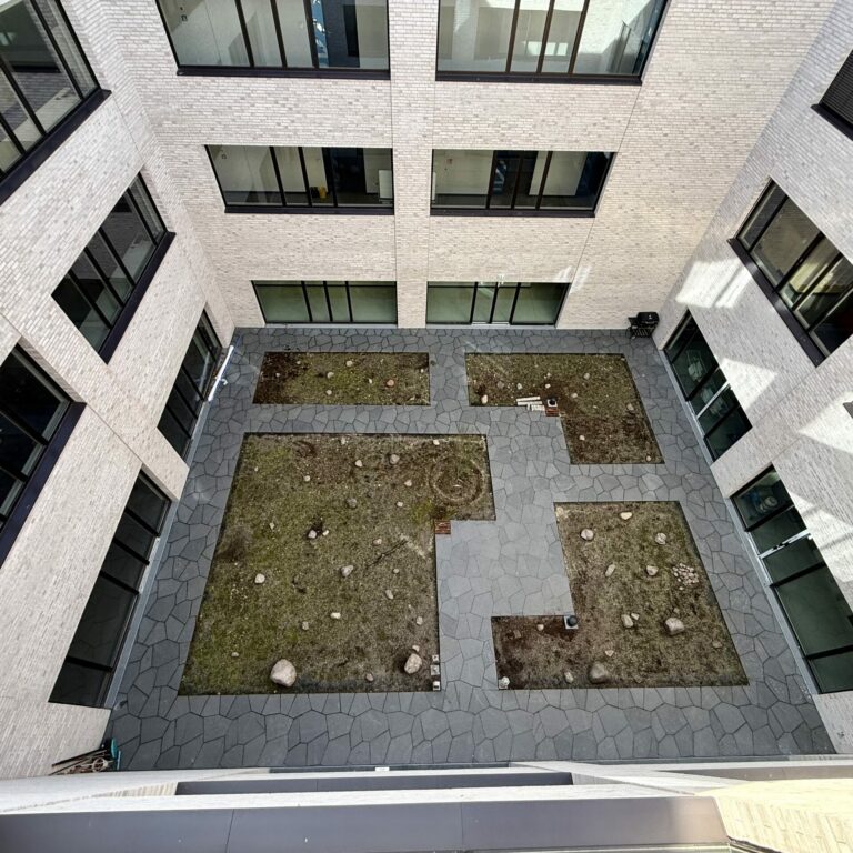 Innenhof 10-Steinsystem Basalt-Polygonalplatten