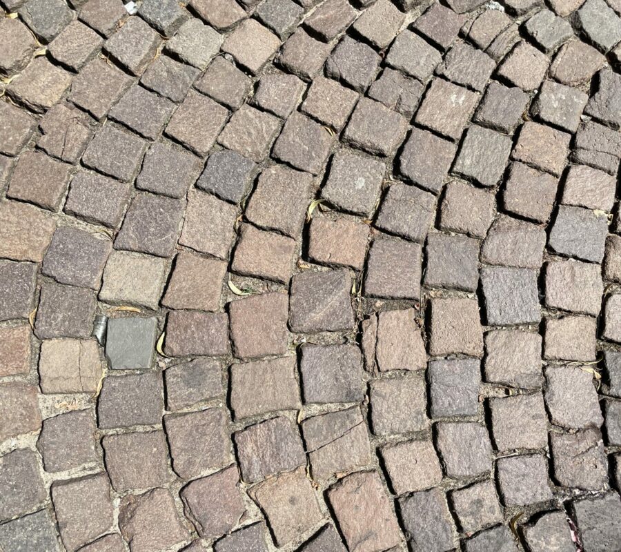 Kleinpflaster Porphyr antik histroisch gebraucht