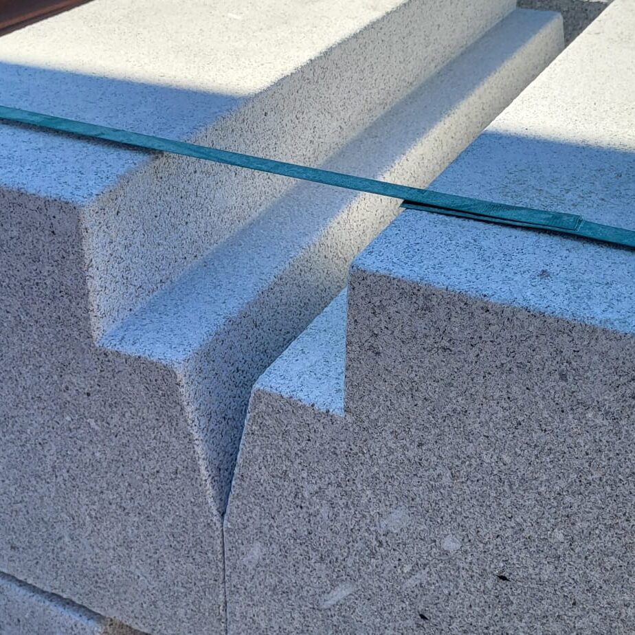 granit-bahnsteigkante-strassenbahnhaltestelle-jena.jpg